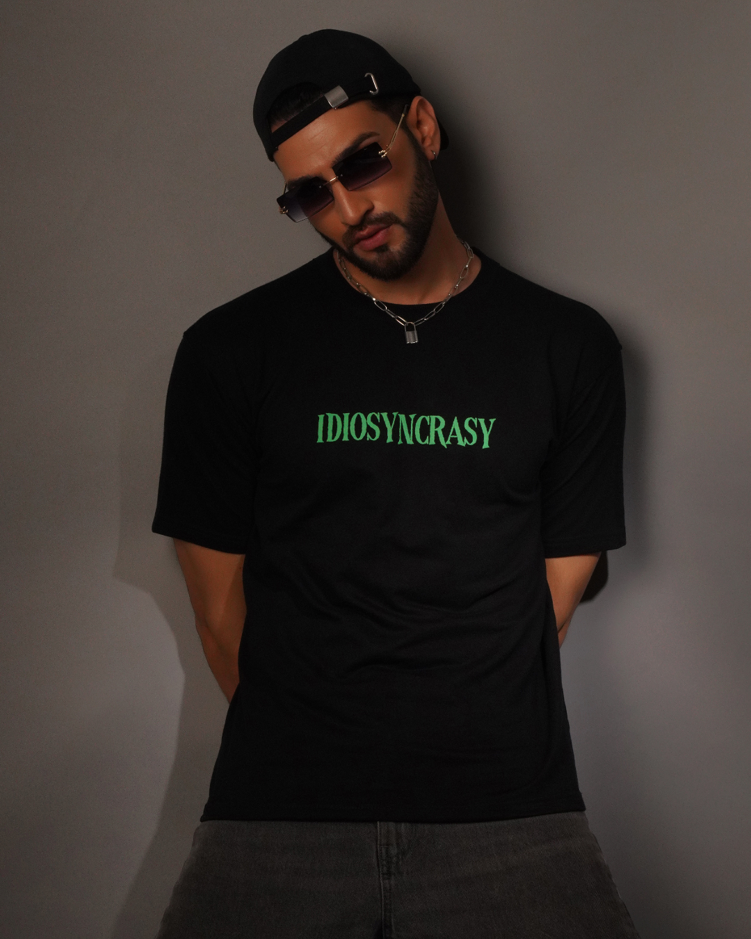 ODDITY OF PERSONALITY: BLACK (MEN)